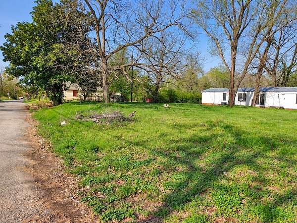 0.15 Acres of Commercial Land for Sale in Paris, Texas