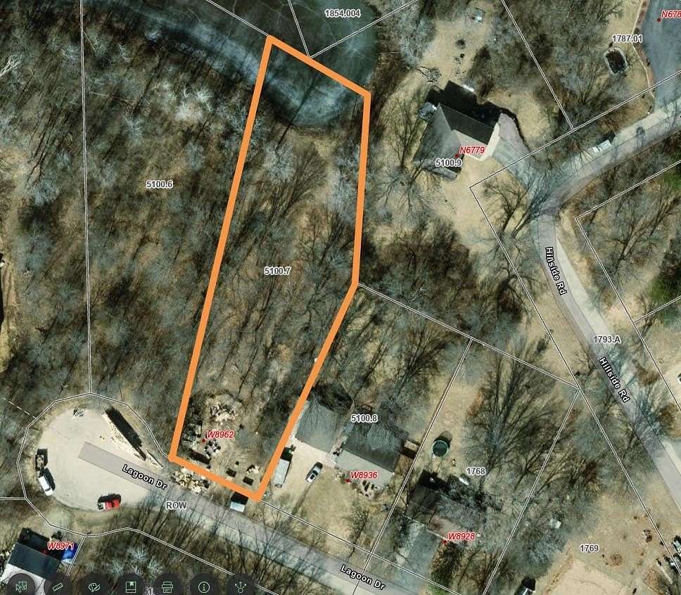 0.83 Acres of Residential Land for Sale in Portage, Wisconsin
