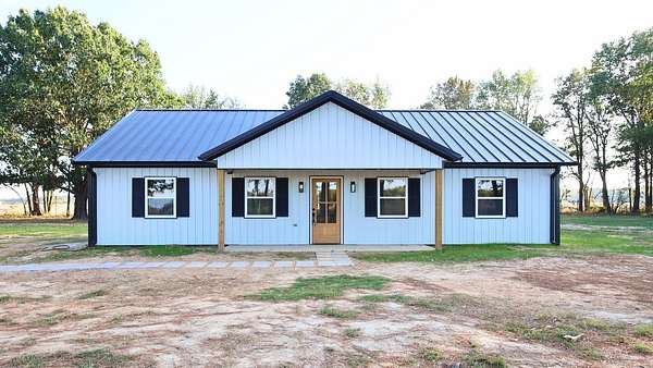 2 Acres of Land with Home for Sale in Paragould, Arkansas