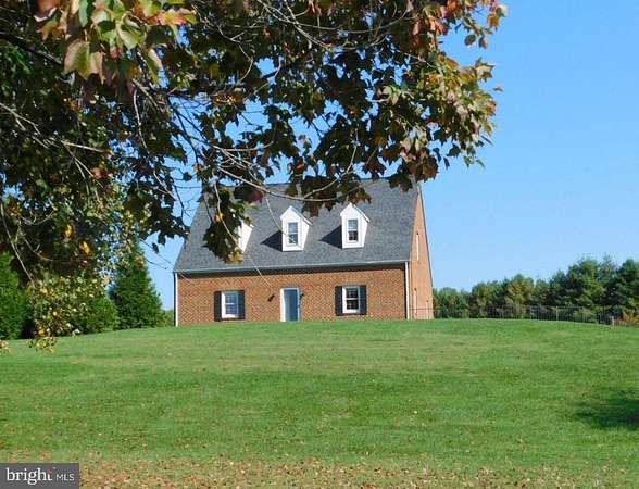 6.56 Acres of Land with Home for Lease in Lovettsville, Virginia