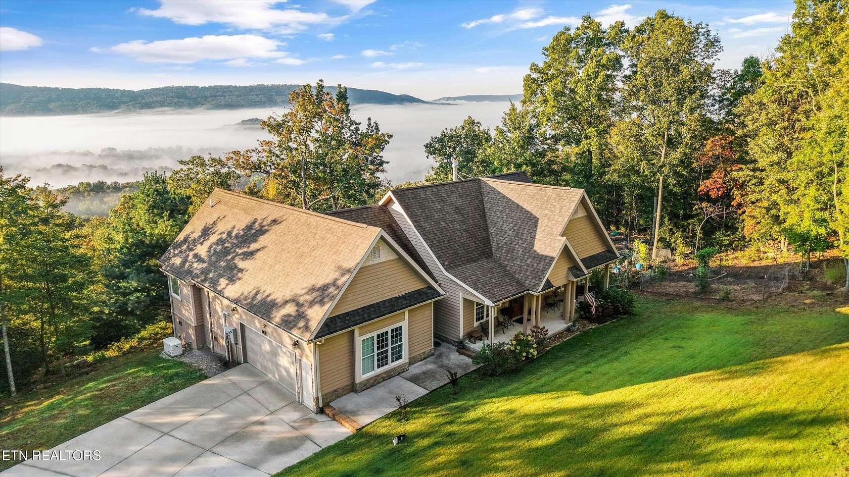 4.59 Acres of Land with Home for Sale in Harriman, Tennessee