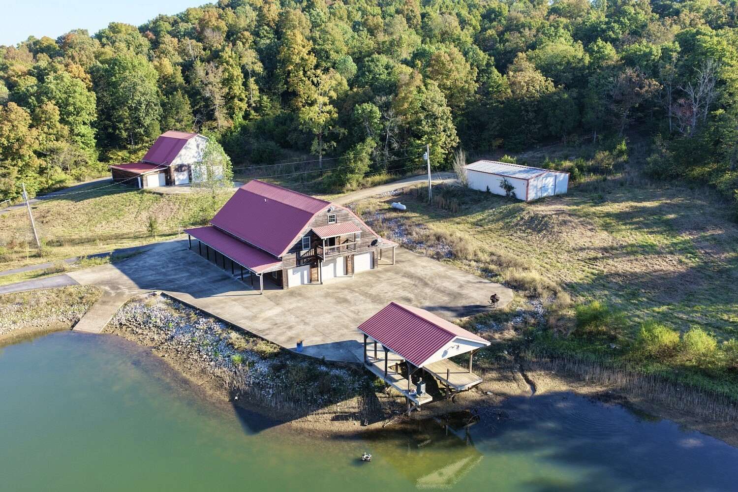 141 Acres of Land with Home for Sale in Munfordville, Kentucky