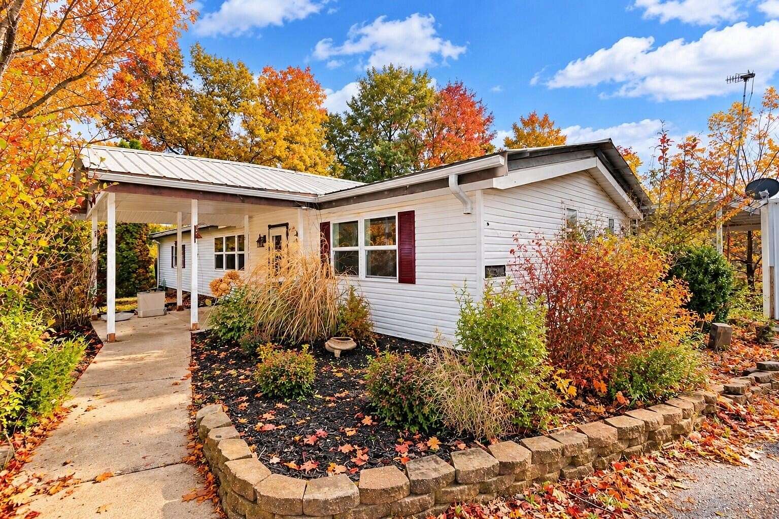 4.25 Acres of Land with Home for Sale in Auxvasse, Missouri