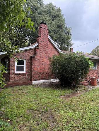 15.6 Acres of Recreational Land with Home for Sale in Ottawa, Kansas