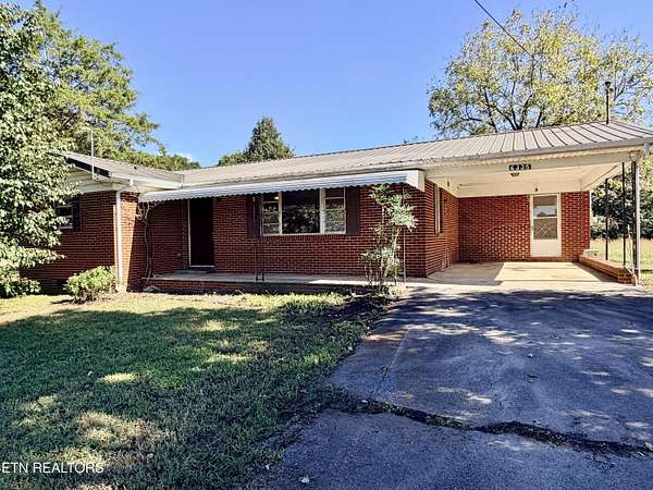 4 Acres of Improved Mixed-Use Land for Sale in Madisonville, Tennessee