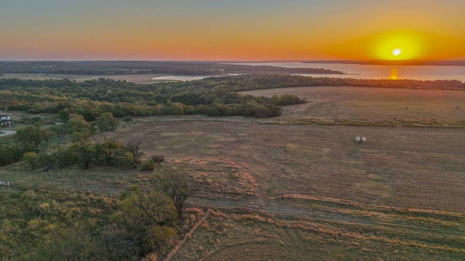 21 Acres of Recreational & Residential Land for Sale in Ponca City, Oklahoma