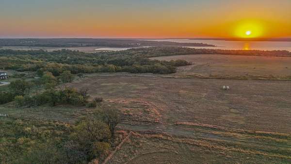 21 Acres of Recreational & Residential Land for Sale in Ponca City, Oklahoma