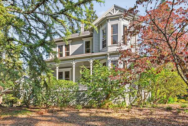 3.67 Acres of Land with Home for Sale in Milwaukie, Oregon