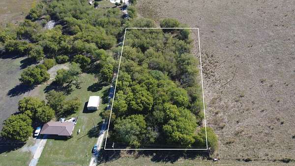 2 Acres of Residential Land for Sale in Greenville, Texas