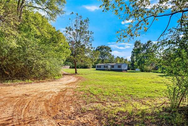 4.5 Acres of Land with Home for Sale in Cushing, Texas