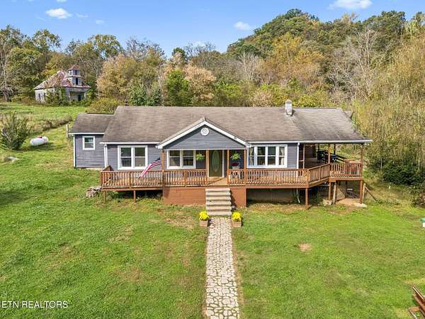 5.82 Acres of Land with Home for Sale in Washburn, Tennessee