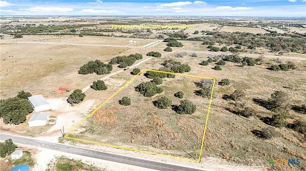 5 Acres of Residential Land for Sale in Oglesby, Texas