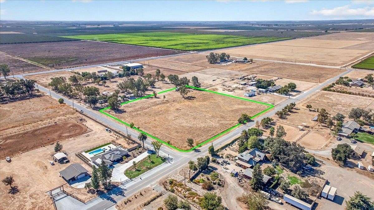 4.8 Acres of Residential Land for Sale in Madera, California