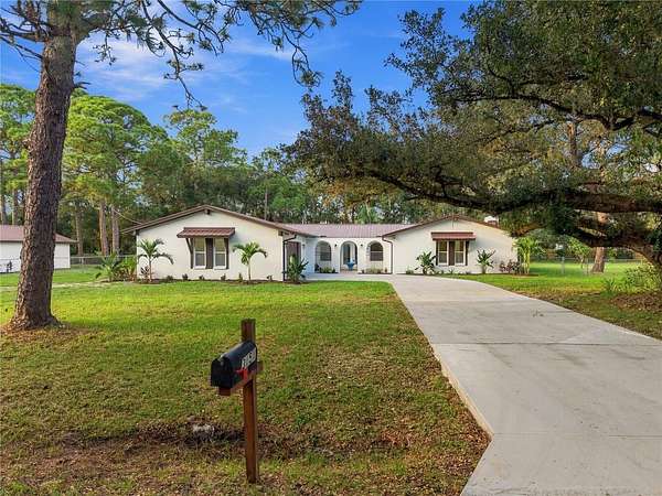 2.22 Acres of Land with Home for Sale in Sarasota, Florida