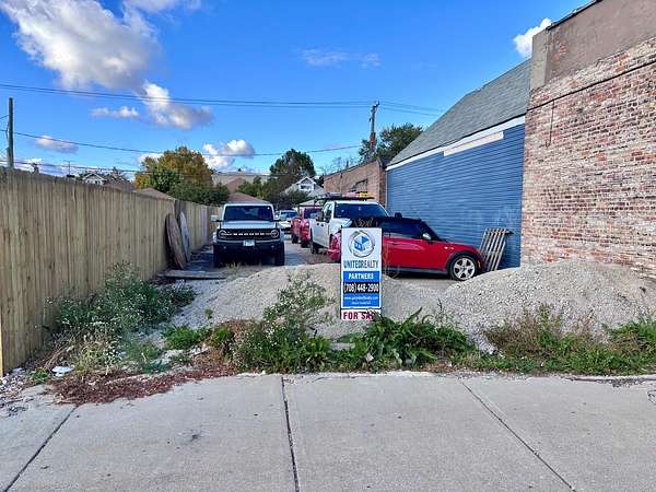 0.14 Acres of Mixed-Use Land for Sale in Chicago, Illinois