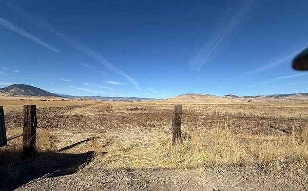 19.4 Acres of Land for Sale in Montague, California