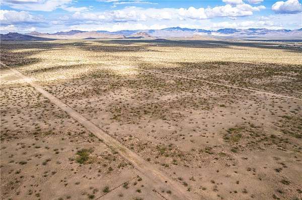 2.35 Acres of Land for Sale in Golden Valley, Arizona