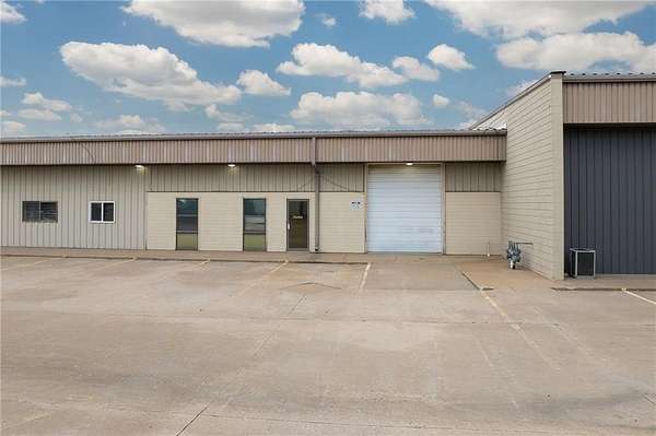 2.13 Acres of Commercial Land for Lease in St. Joseph, Missouri