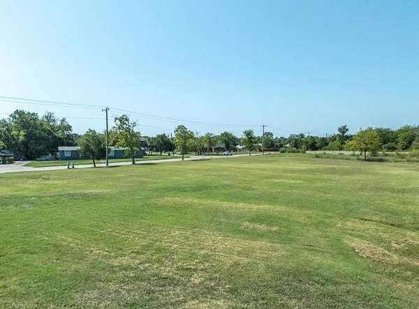 0.97 Acres of Residential Land for Sale in Ennis, Texas