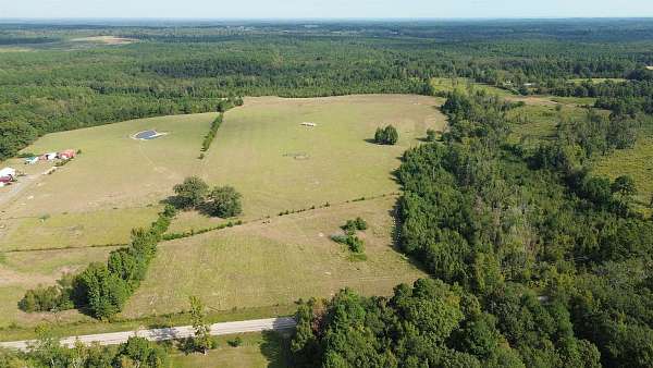 28.1 Acres of Agricultural & Residential Land for Sale in Douglassville, Texas