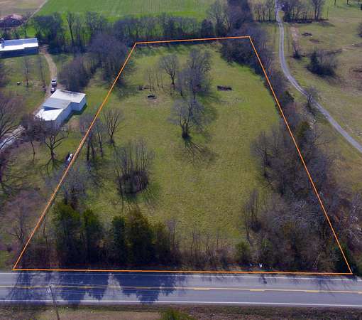 3.76 Acres of Residential Land for Sale in Bell Buckle, Tennessee