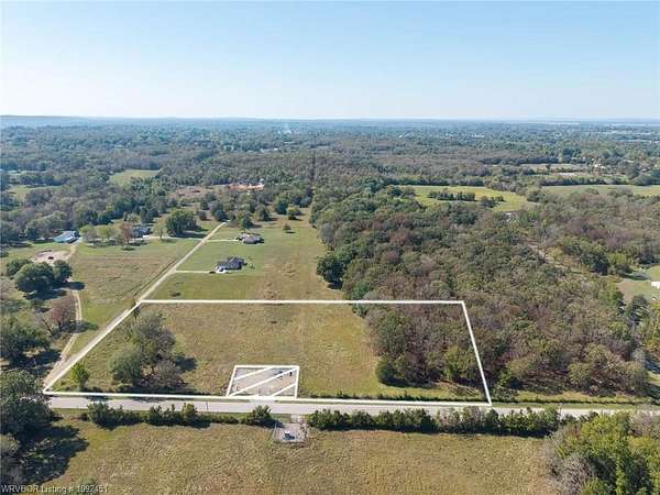 5 Acres of Residential Land for Sale in Lavaca, Arkansas