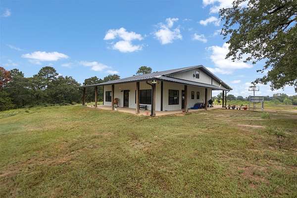 20.9 Acres of Land with Home for Sale in Jacksonville, Texas