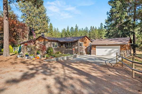 6 Acres of Land with Home for Sale in Spokane, Washington