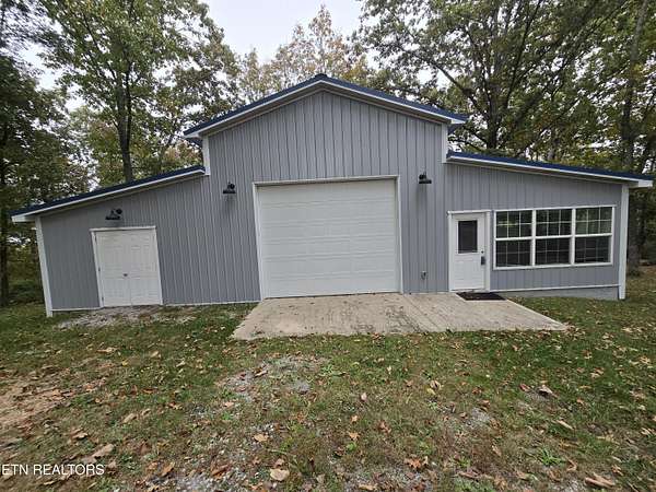 2 Acres of Improved Residential Land for Sale in Crossville, Tennessee