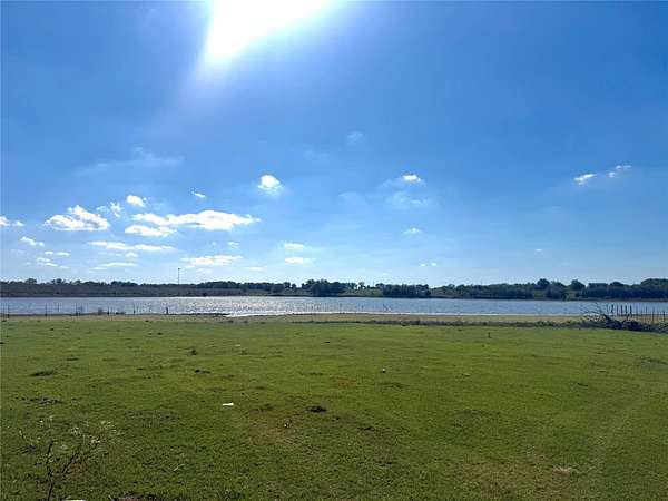 9.39 Acres of Land with Home for Sale in Rice, Texas
