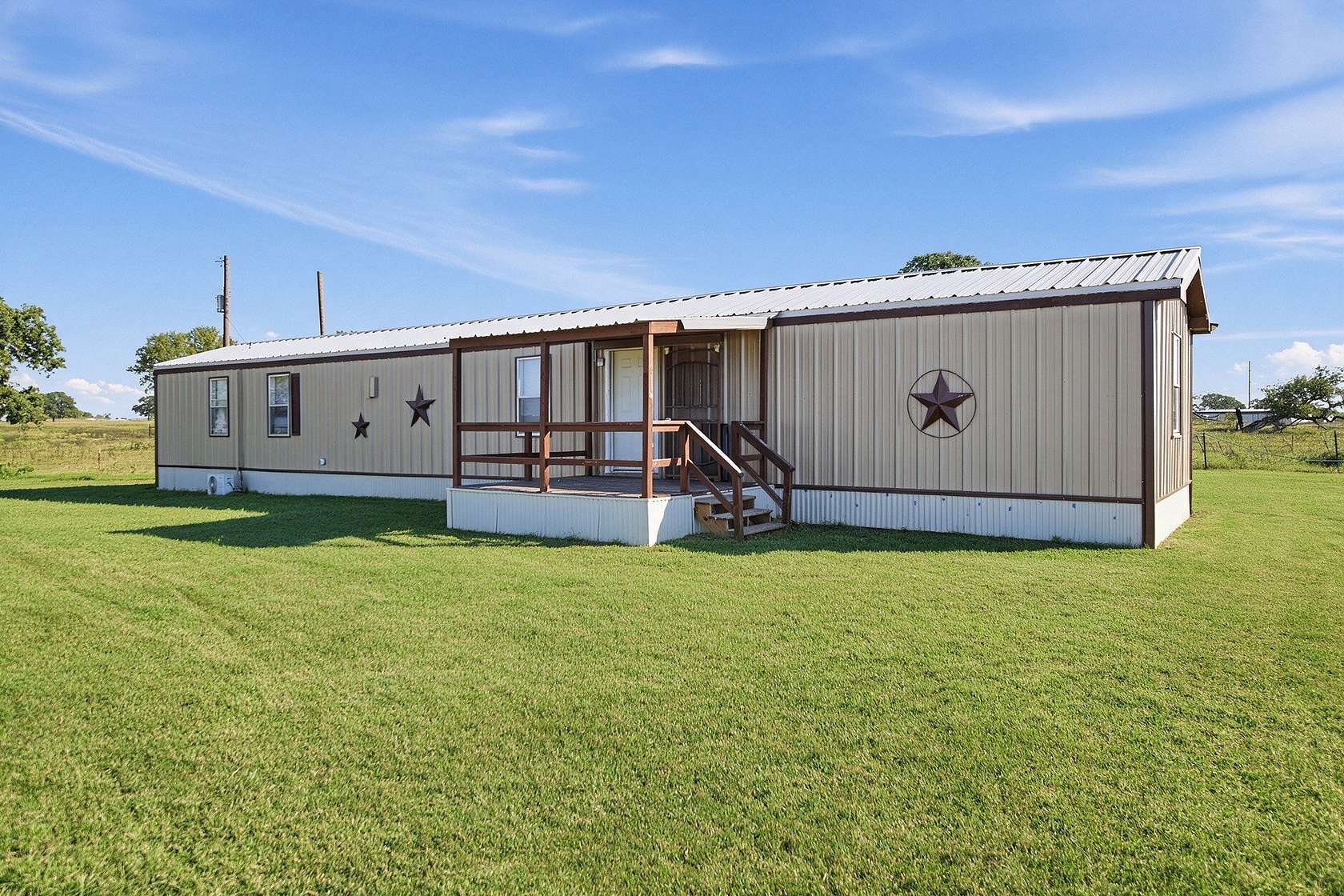 1.5 Acres of Land with Home for Sale in Aquilla, Texas