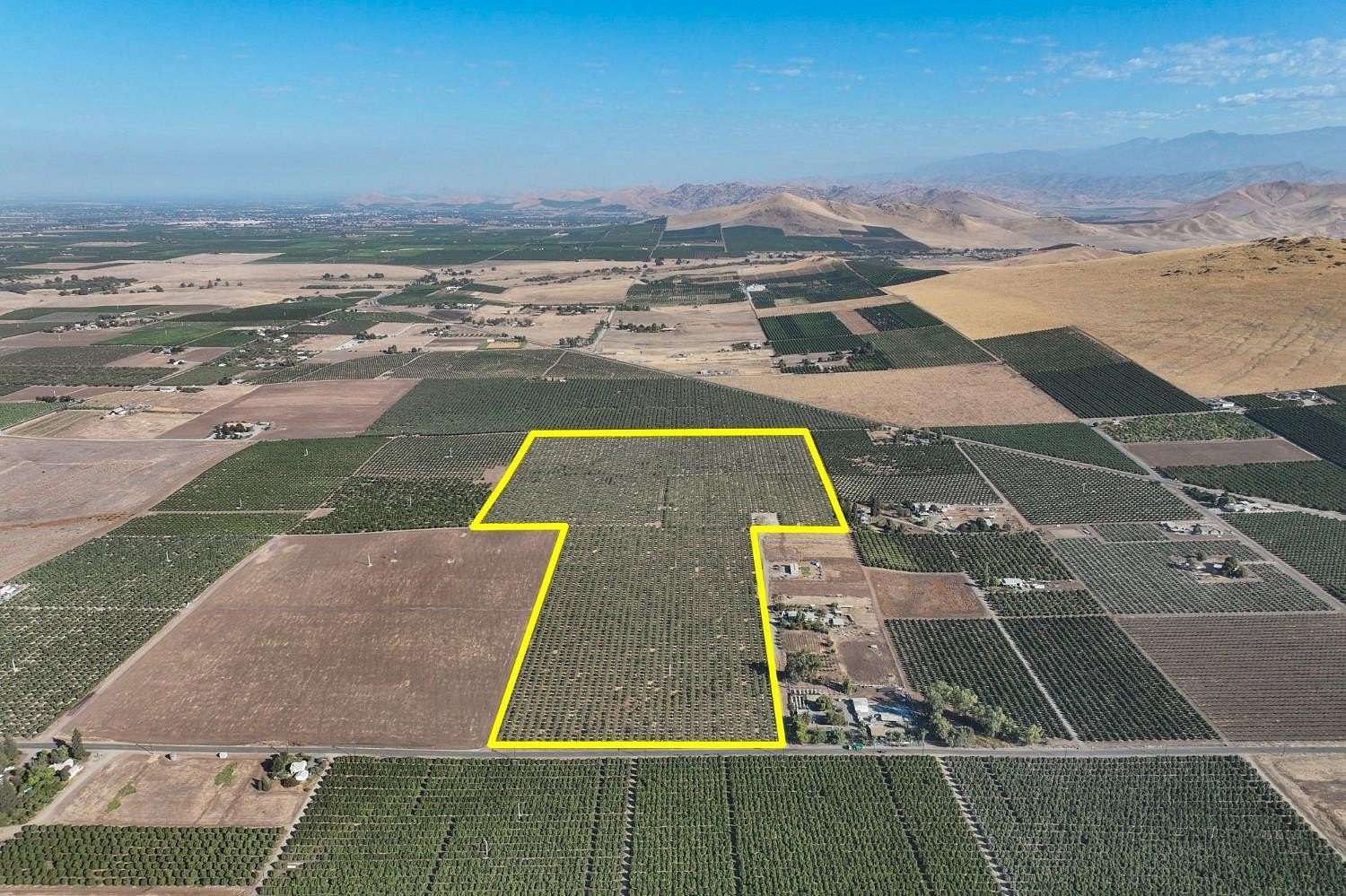 60.5 Acres of Land for Sale in Terra Bella, California