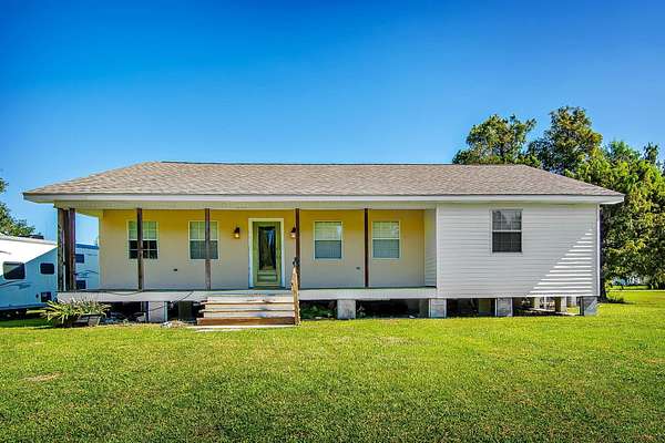 2.5 Acres of Land with Home for Sale in Houma, Louisiana