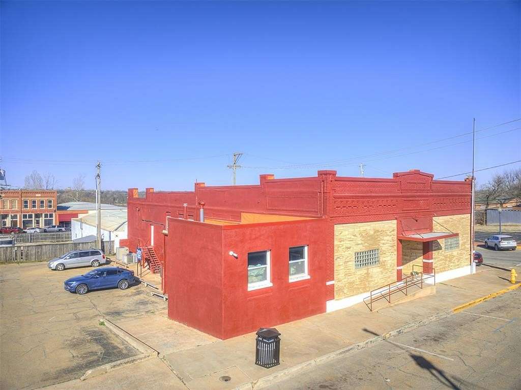 3 Acres of Improved Commercial Land for Sale in Guthrie, Oklahoma