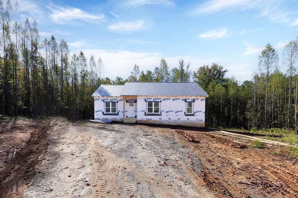 2.29 Acres of Land with Home for Sale in Farmville, Virginia