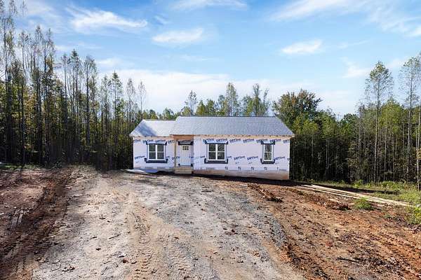 2.29 Acres of Land with Home for Sale in Farmville, Virginia