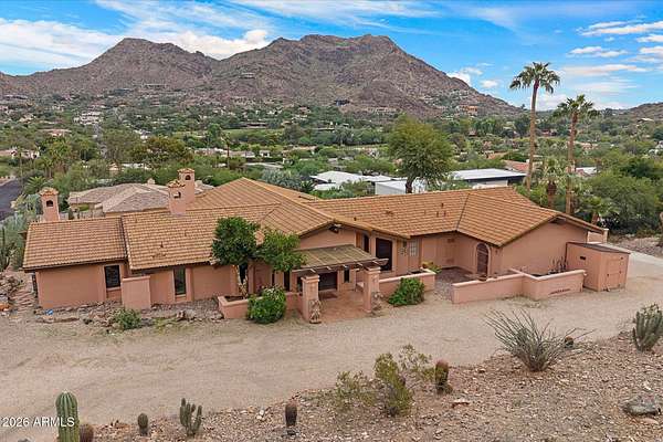 1.5 Acres of Land with Home for Sale in Paradise Valley, Arizona