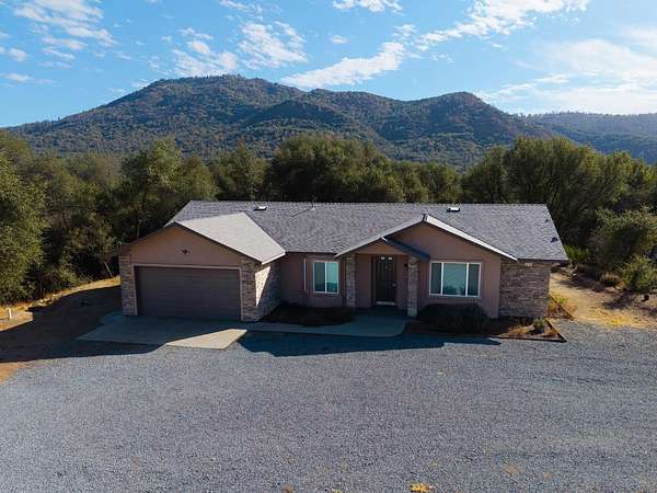 3.89 Acres of Land with Home for Sale in Oakhurst, California
