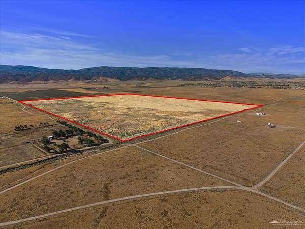 121 Acres of Land for Sale in Lancaster, California