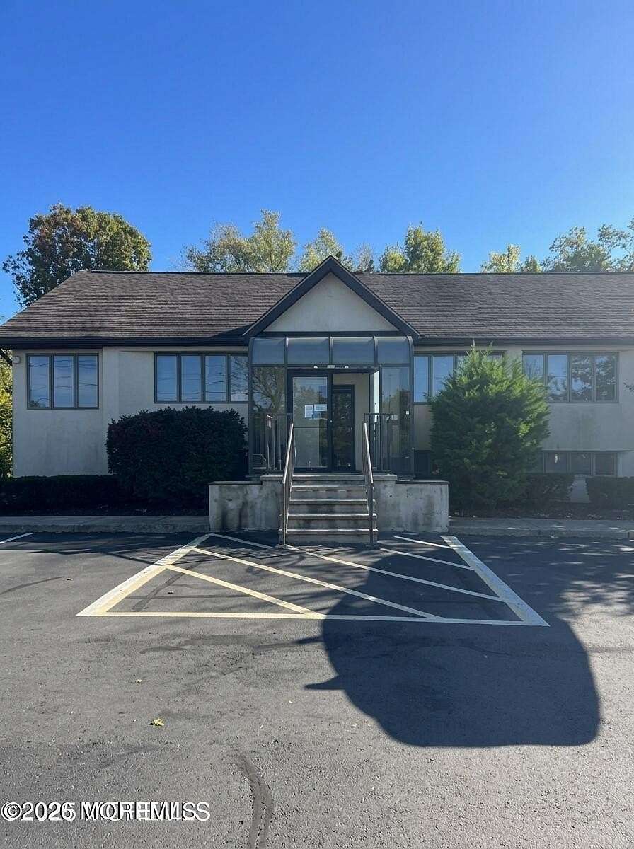 1.52 Acres of Improved Commercial Land for Sale in Manalapan, New Jersey