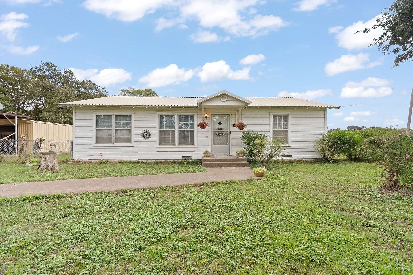 2.46 Acres of Improved Mixed-Use Land for Sale in Cleburne, Texas