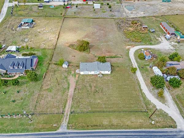 2 Acres of Land with Home for Sale in Nevada, Texas
