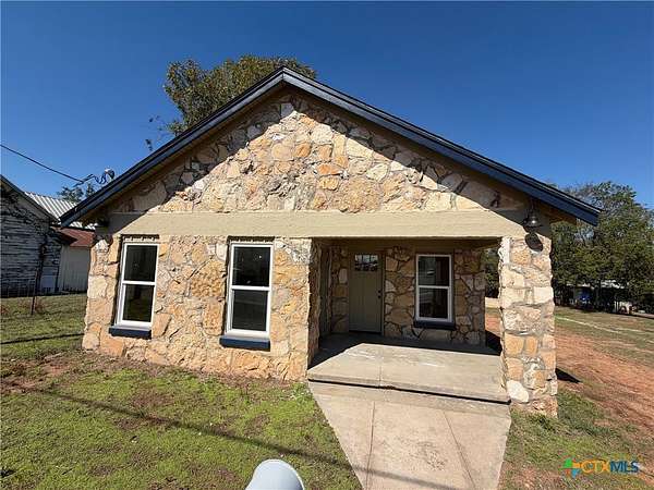 1.72 Acres of Improved Commercial Land for Sale in Gatesville, Texas
