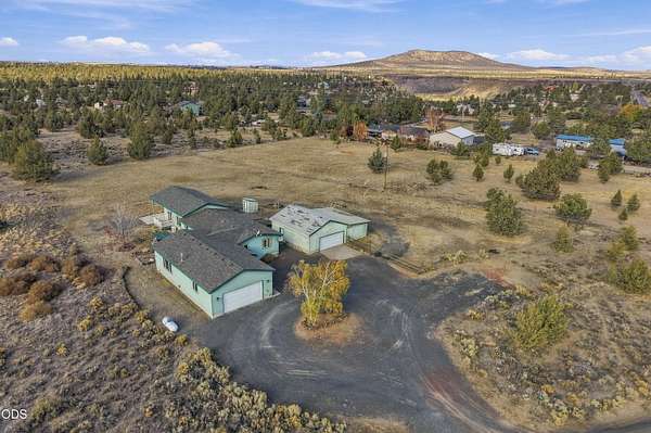 4.48 Acres of Land with Home for Sale in Terrebonne, Oregon