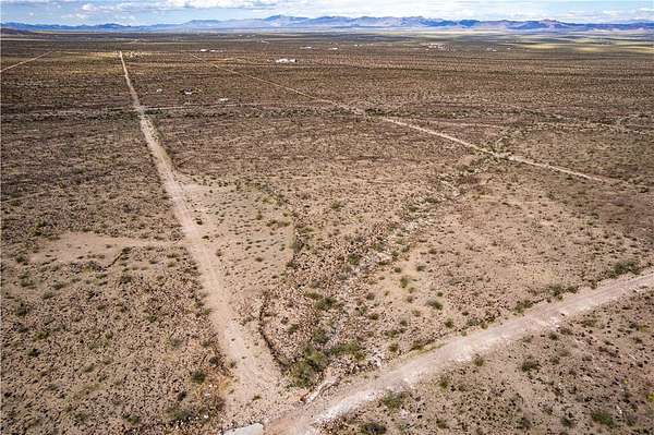 5 Acres of Residential Land for Sale in Golden Valley, Arizona