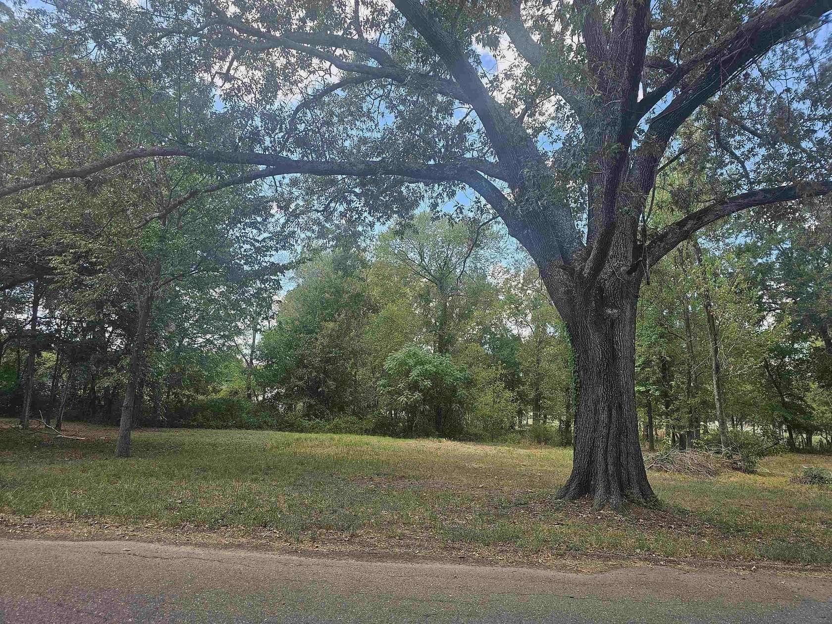 0.18 Acres of Land for Sale in Gladewater, Texas
