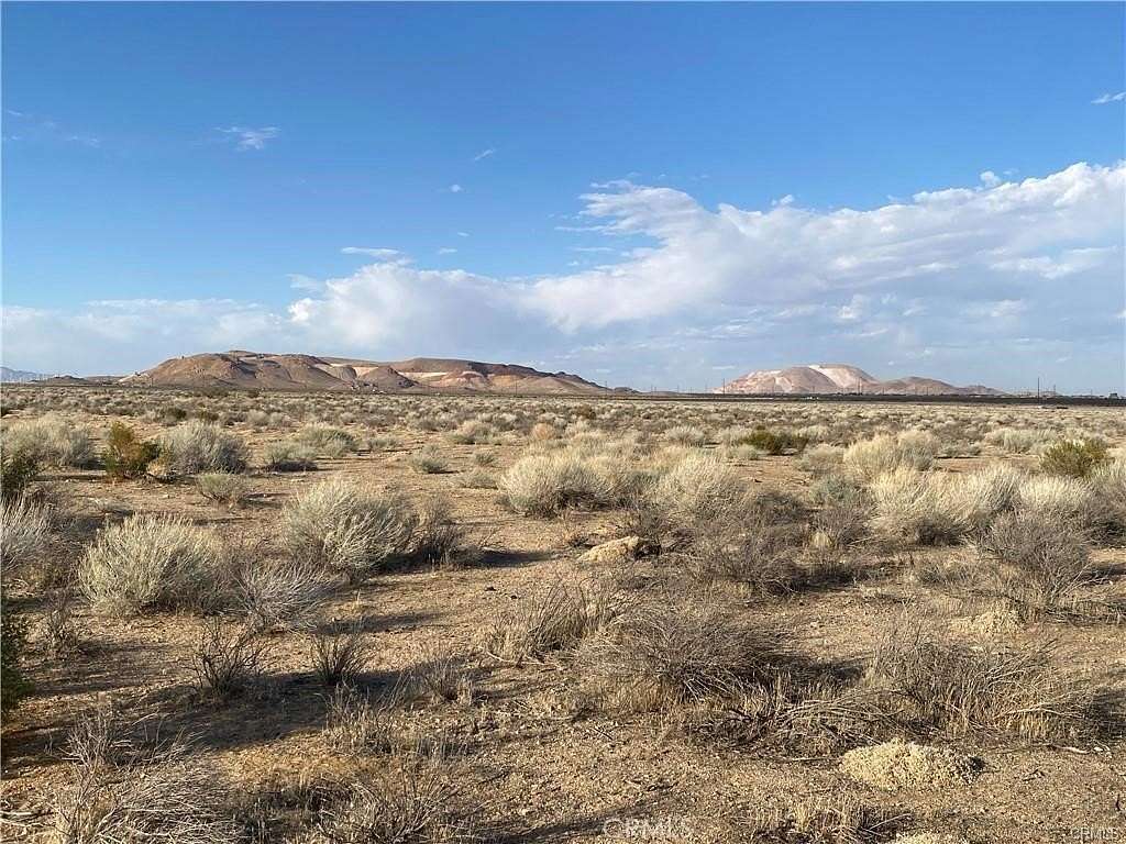 2 Acres of Land for Sale in Rosamond, California