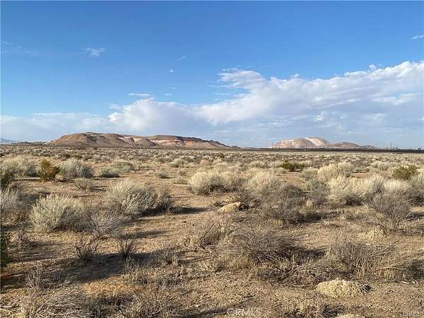 2 Acres of Land for Sale in Rosamond, California