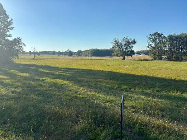 2.75 Acres of Residential Land for Sale in Cottontown, Tennessee