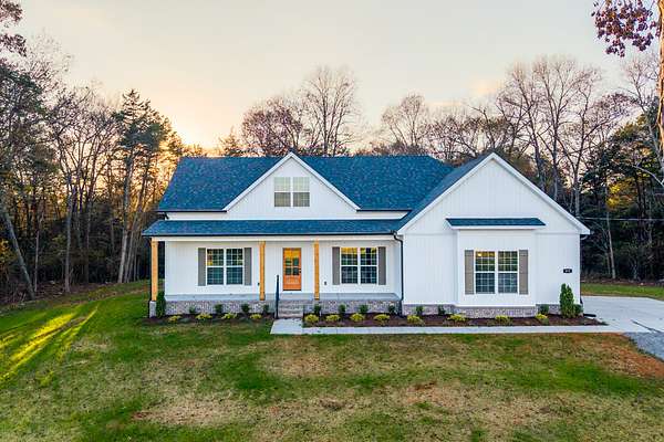 5.46 Acres of Land with Home for Sale in Shelbyville, Tennessee